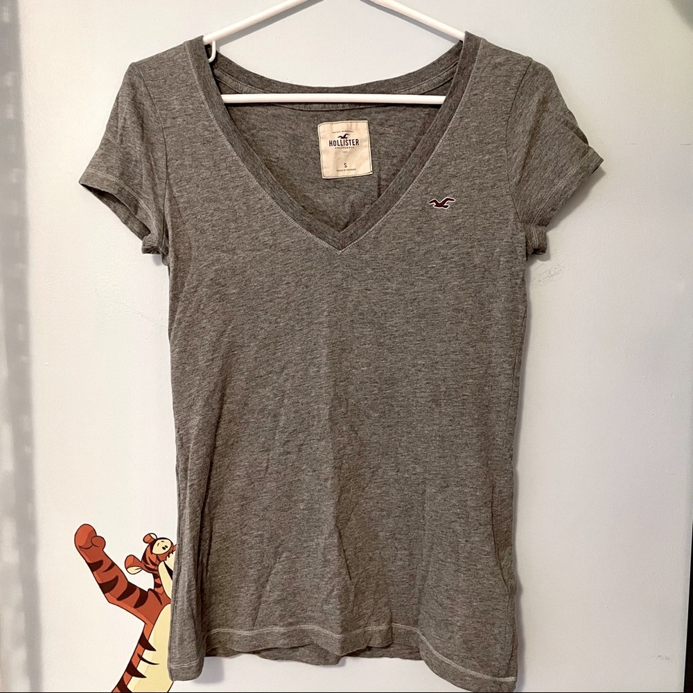 Hollister Basic V-Neck Tee